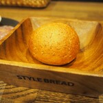 ワイン酒場 Rino - ライ麦パン