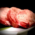 焼肉家 肉汁センター - 人気ランキング堂々の第一位！肉汁ほとばしる厚切り牛タン