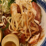 Menkoidokoro Kiraku - 季節のオススメ 冷やしトマト麺（250g） ¥1000 麺は中太麺のストレート