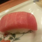 かぐら坂 新富寿司 - 中トロ（あっさり）