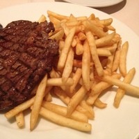 ヌガ - たっぷりのポテトフライ