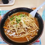 Kurumaya Ra-Men - カレーラーメン。
                        これは奥さんが撮影。
                        雑感は否めません。。
                        いつもファーストコンタクトでは各々が頼んだものを撮影しています。