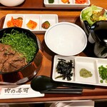 肉の寿司 一縁 - 牛ひつまぶし　¥1,320-