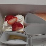 アンテノール 須磨大丸店 - なぜか２つを巨大な箱に･･･