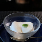 華都飯店 - ◆杏仁豆腐・・杏仁タップリで滑らか食感で美味しい。