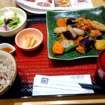 Ootoya - 鶏と野菜の黒酢あん定食、五穀米のご飯大盛り