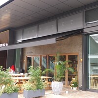 フレンチ串揚げBEIGNET 東京 - 外からも