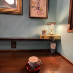 萬來行カフェ - カウンターで飲みました。
      素敵だった。
      美味しかった、チャイティーラテ。
      500円は安いです。