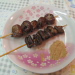 ネパール居酒屋　味家 - （'12/10 ）砂肝（160円）ハツ（170円）そえてあるスパイスがいいです。