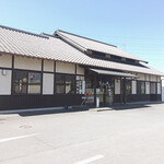 Kagawaya honten - 駐車場も広いです
                        香川屋本店 綾川店さん