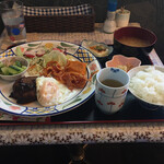 ひまわり - 料理写真:ハンバーグランチ700円