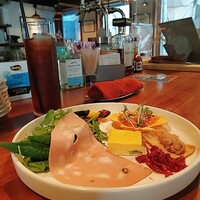 MAKIBI - 黒烏龍茶と前菜