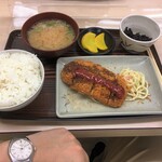 丸美食堂 - 左腕のお伴と