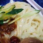 塩そば専門店 桑ばら - 肉味噌の冷あつの中の冷やあつそば