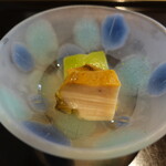 にい留 - 貝柱の出汁で取ったスープに冬瓜、蒸しアワビ