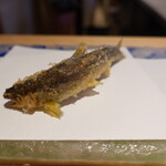 にい留 - 鮎の活き〆揚げ