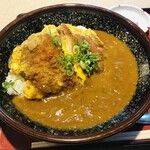 Maneki - 玉子とじカツ丼＋カレー　みたいな