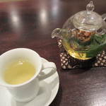 えさき - 最後はアシタバなど日本の野草のハーブティーでごちそうさま。