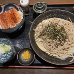 Sobakiri Kuro - うな丼とお蕎麦のセット700円