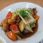 小さな食堂 ヒロ - 季節野菜と鶏肉の黒酢炒め(2021.07.28)