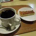 カフェゲバ - 2012-10-26今月の珈琲バリ500円＋焼き菓子フロランタン150円