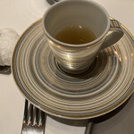 マレッタ - メインのお肉料理の牛スープ
      