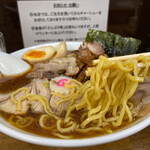 オランダ軒 - 麺を引っ張り出します♪