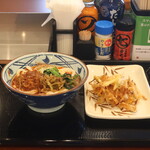 丸亀製麺 - シビ辛麻辣坦々うどんと野菜かき揚げ