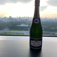 グラスシャンパン　ティエリー　トリオレ