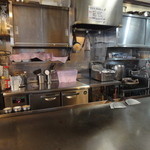 横川鉄板 - 厨房の様子