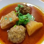 ハラールフードマルハバ - アップ。肉団子とジャガイモが、どーん。