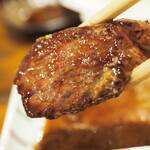 卓 - 牛さがり鉄板その４