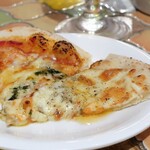 トリワイン ＰＩＫＯＳＨＨＨＵ - おすそ分けのピザ