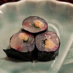 勢麟 - 〆鯵の海苔巻き
