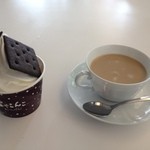 六花亭 - 右　アーモンドミルク