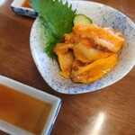 Konno Chokubaisenta - ホヤ。確かに新鮮で、酢醤油合う。