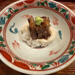 Guchokuni - 炭焼きにした牛肉　山芋のとろろ　飯蒸し