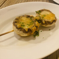 表参道 バッカス - マッシュルームとゴルゴンゾーラチーズ焼き