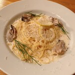 魚介イタリアン&チーズ UMIバル - 牡蠣のクリームパスタ