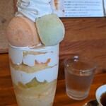 クリクリ - メロンショートパフェ¥1050
      ~2021.8.9