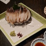 Tomizawa - わさびと生姜用にお醤油は二口のお皿です。