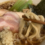 一番いちばん - 極上のスープを吸った平打ち麺。
