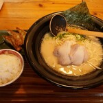 大島慶珉 - 