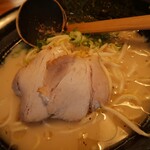大島慶珉 - 
