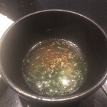 空 - しゃぶしゃぶして旨味が滲み出た鍋の湯に出汁をプラス