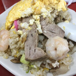 中華料理 菜来軒 - 玉子の下には厚切り叉焼