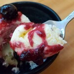 炭火焼鳥 おんどり - アイスクリームブルーベリーソース リフト