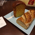 ル・シュクレクール - 奥からブリオッシュとバタール