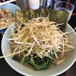 横浜ラーメン 一心 - 至高のネギラーメン。家系にはネギか玉ねぎマスト