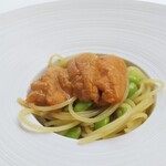 ヌキテパ - 馬糞雲丹と枝豆のパスタ。
      夏の食材の旨味とテクスチャーを楽しめます。